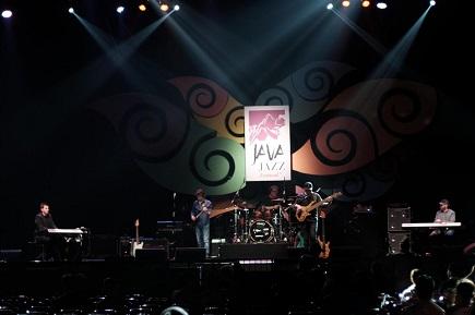 Pentas Penghormatan untuk Al Jarreau di JJF 2017